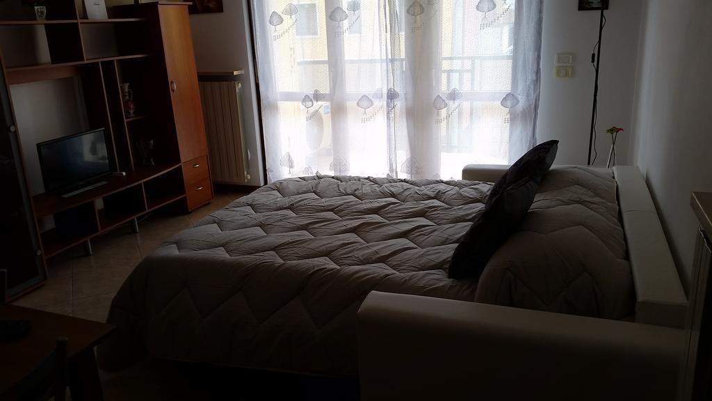 Appartement Bilocale Via Imola 4 à Vérone Extérieur photo
