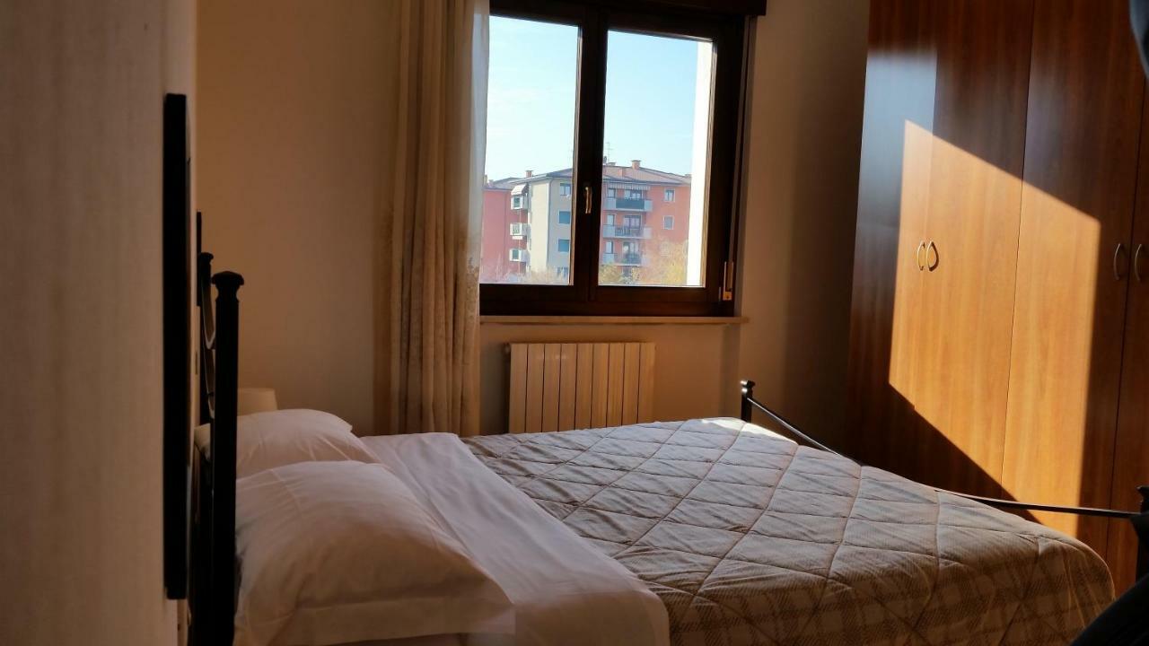 Appartement Bilocale Via Imola 4 à Vérone Extérieur photo